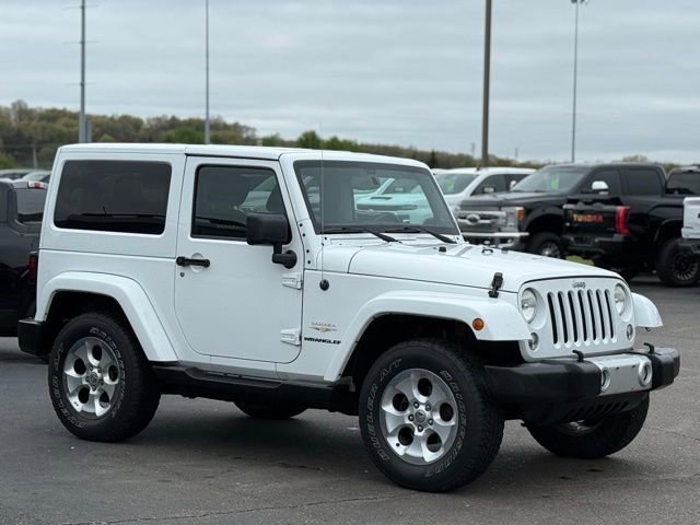 Used 2014 Jeep Wrangler Sahara w/ Dual Top Group AWD/4WD image 32