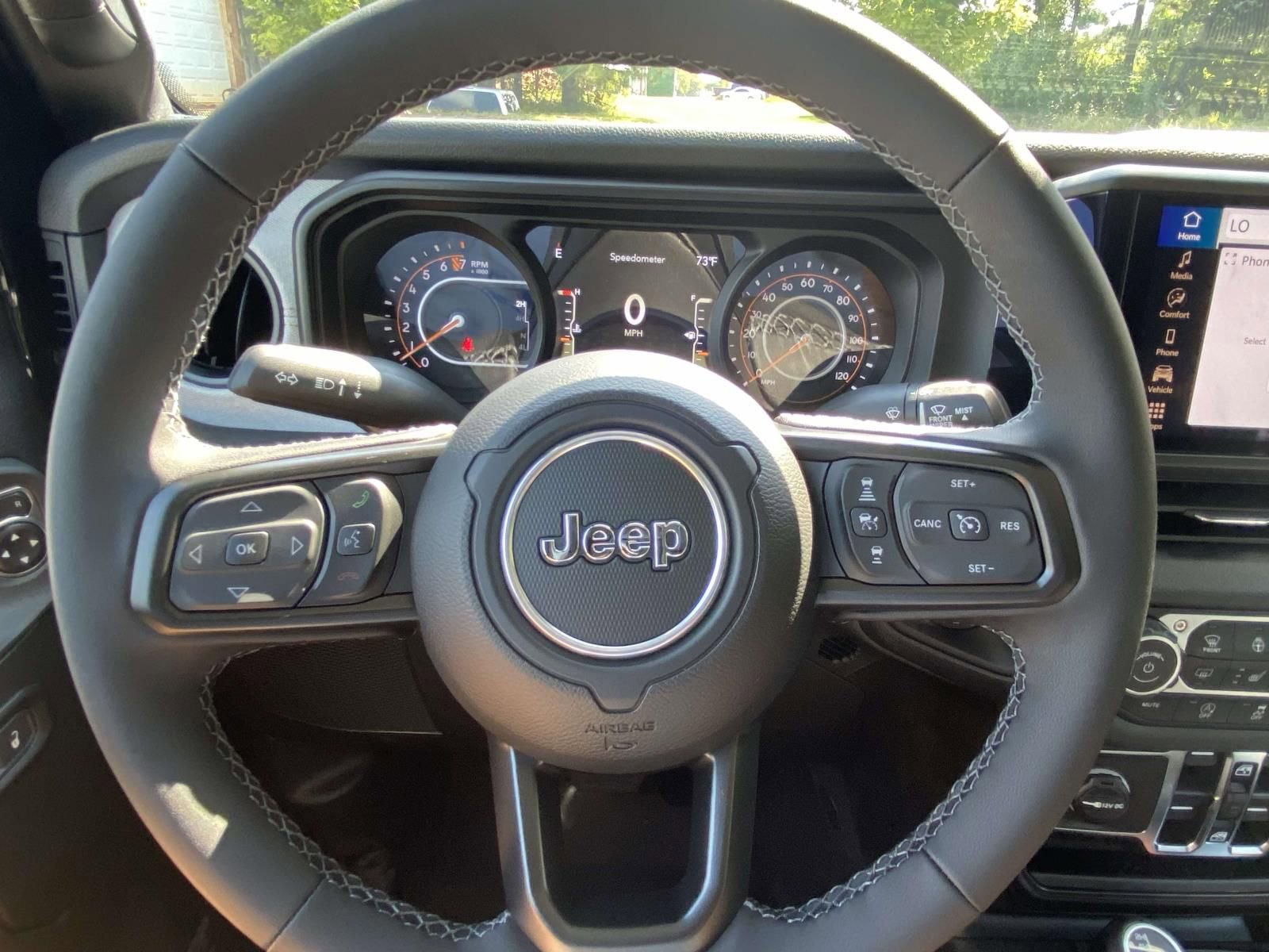 New 2025 Jeep Gladiator Sport image 18