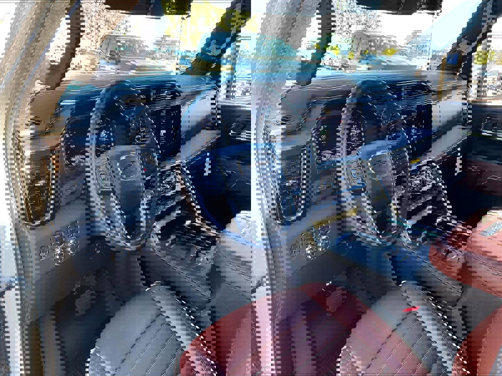 Used 2025 GMC Sierra 2500 Denali Ultimate w/ Max Trailering Package image 16