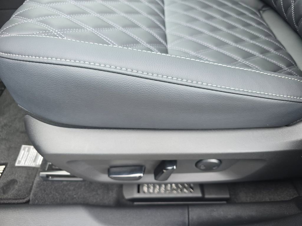 New 2026 Nissan Rogue Platinum image 15