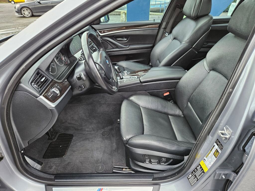 Used 2012 BMW 550i xDrive Sedan image 7