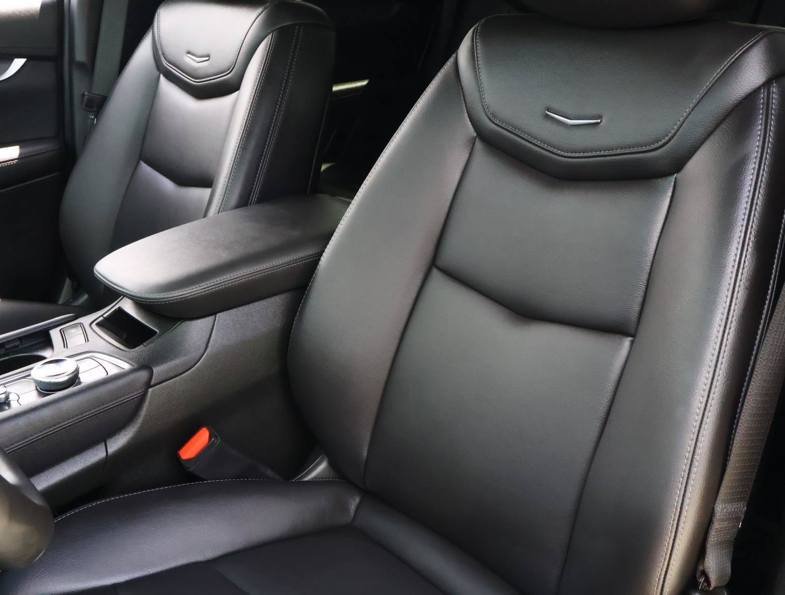 Used 2025 Cadillac XT5 Luxury w/ LPO, Floor Liner Package FWD image 17