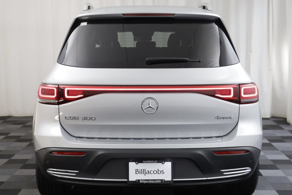 Used 2023 Mercedes-Benz EQB 300 4MATIC w/ Pinnacle Package image 17