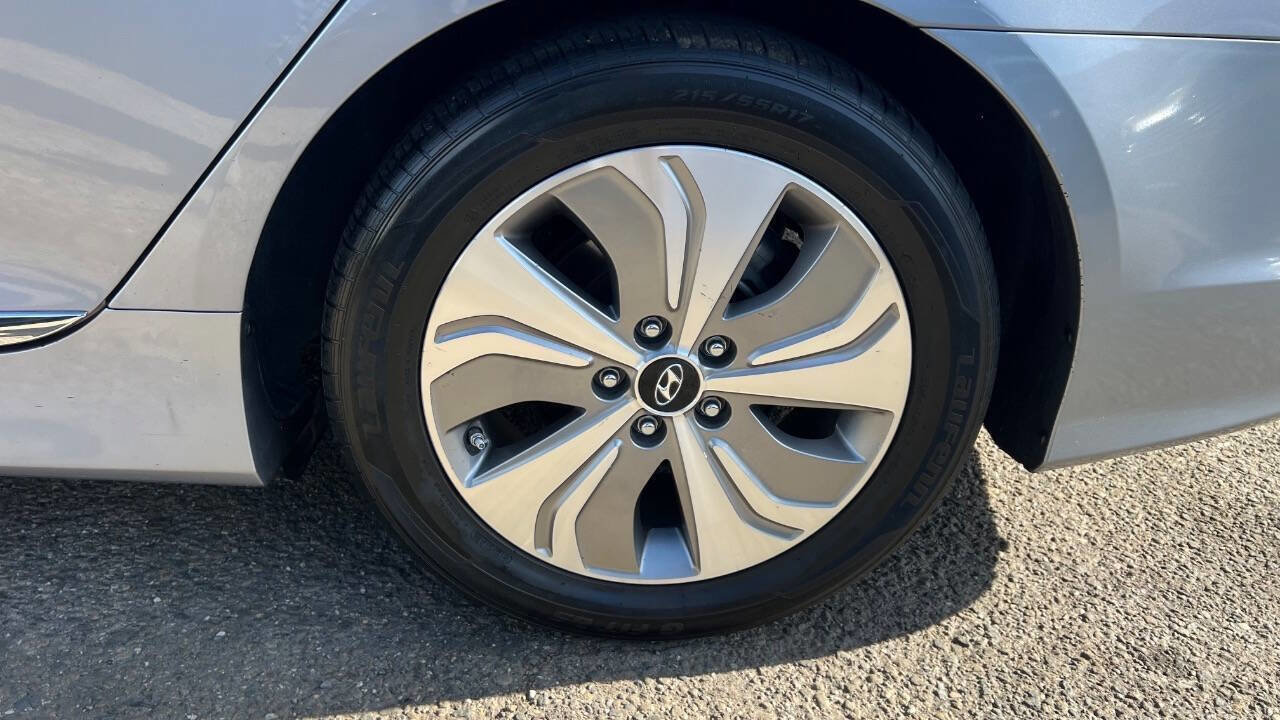 Used 2015 Hyundai Sonata Limited w/ Option Group 02 FWD image 34