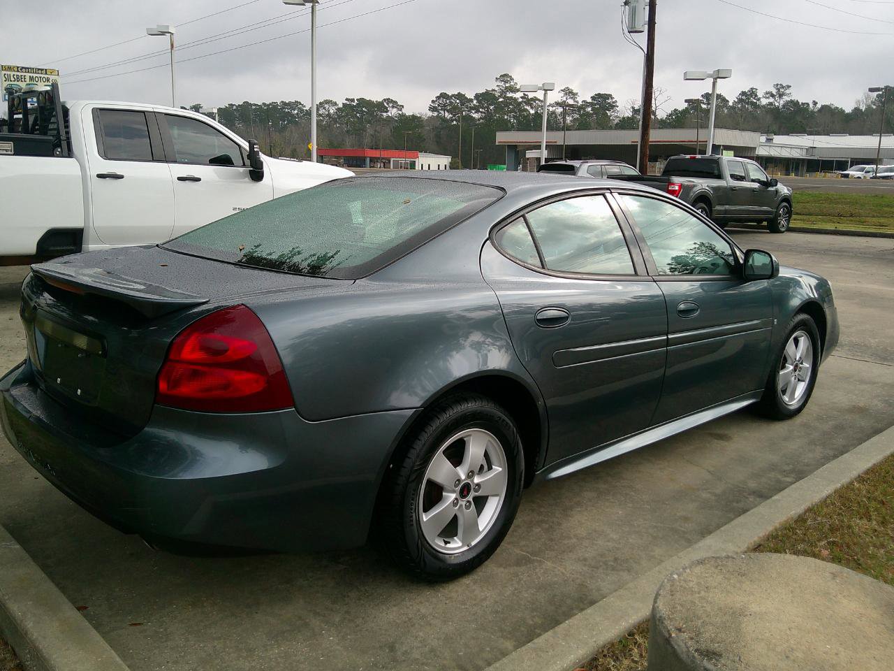 Used 2006 Pontiac Grand Prix w/ Preferred Package image 4