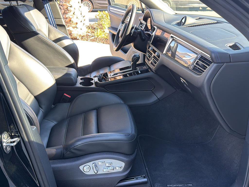 Used 2024 Porsche Macan GTS image 13