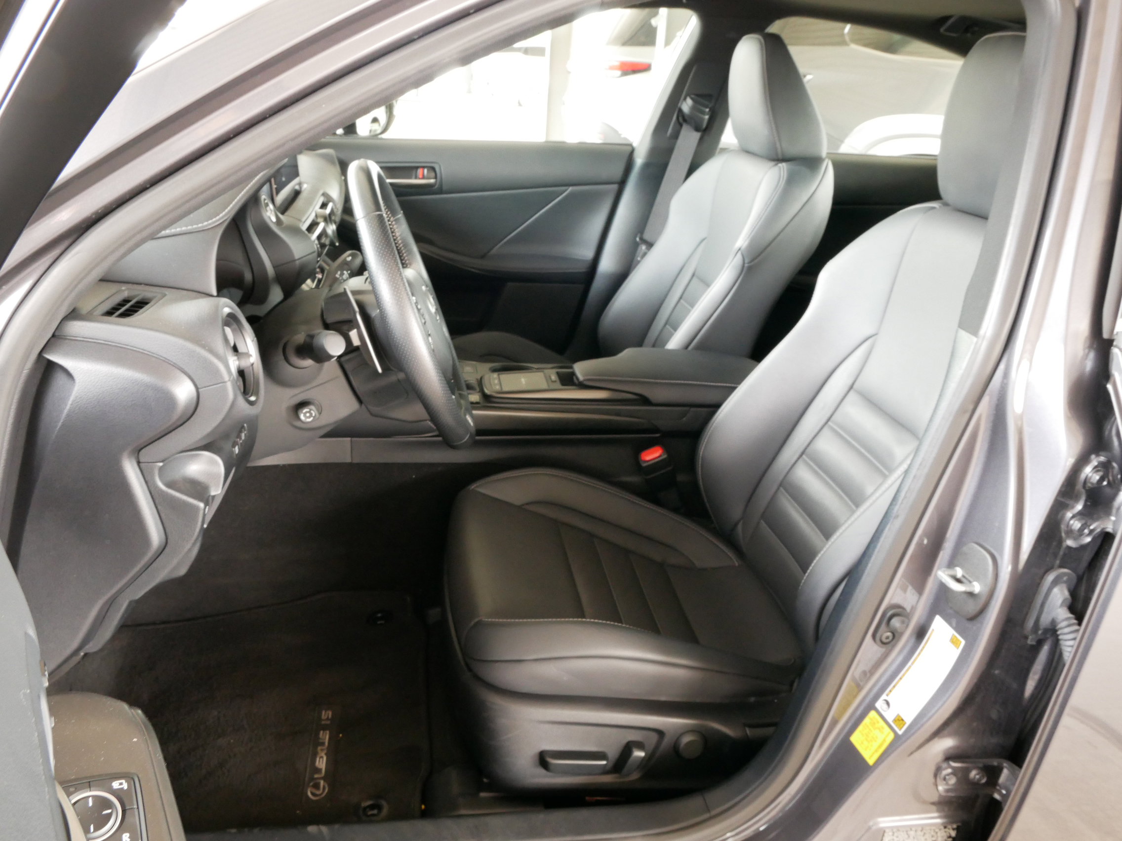 Certified 2025 Lexus IS 350 F Sport w/ Navigation Package RWD image 2