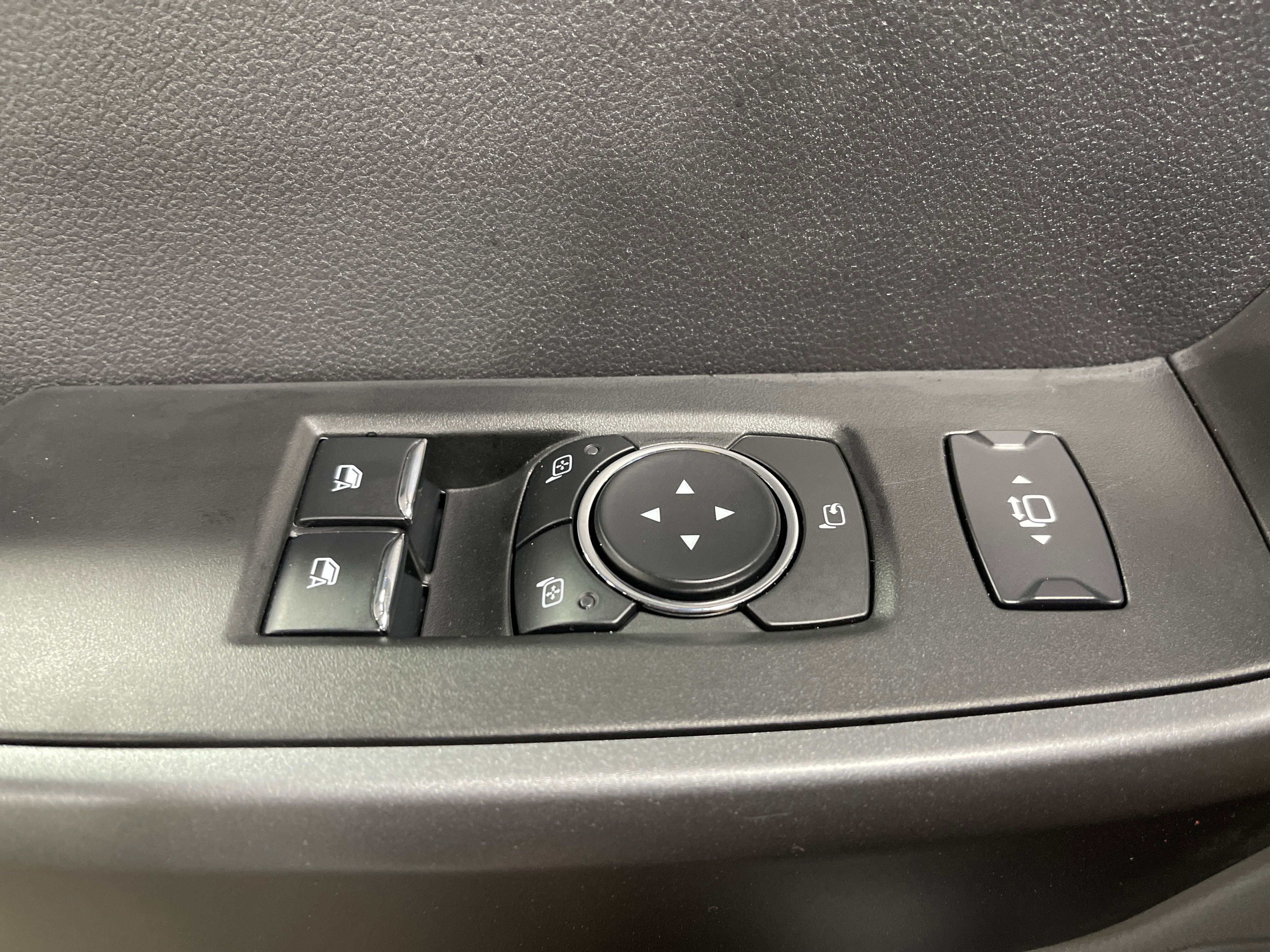 New 2025 Ford F550 4x4 Regular Cab Super Duty w/ XLT Value Package image 7