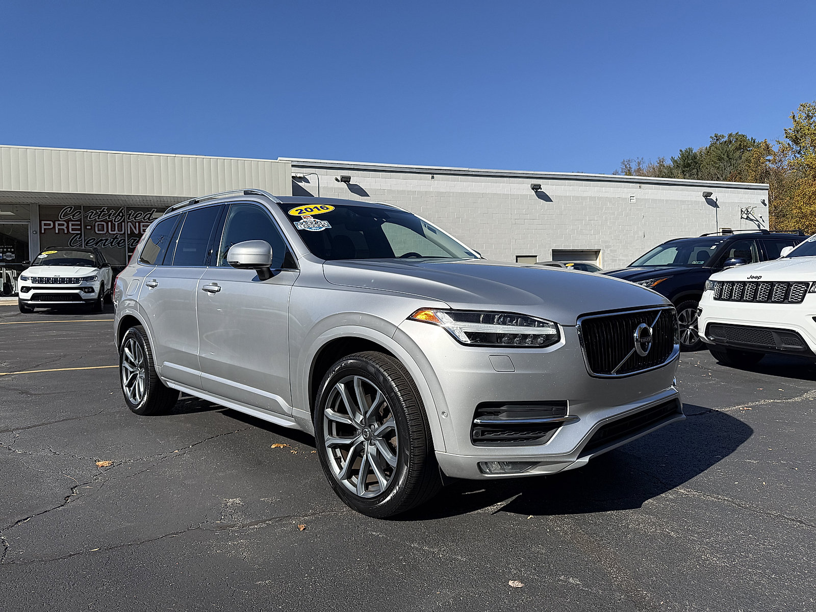 Used 2016 Volvo XC90 T6 Momentum w/ Momentum Plus Package AWD/4WD image 31