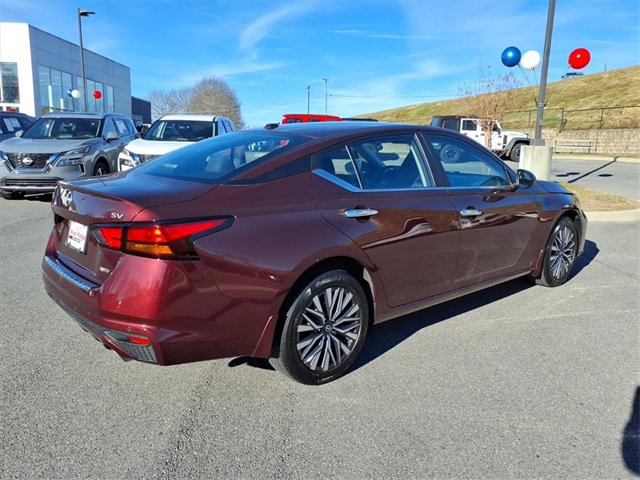 Used 2023 Nissan Altima 2.5 SV w/ SV Premium Package image 4