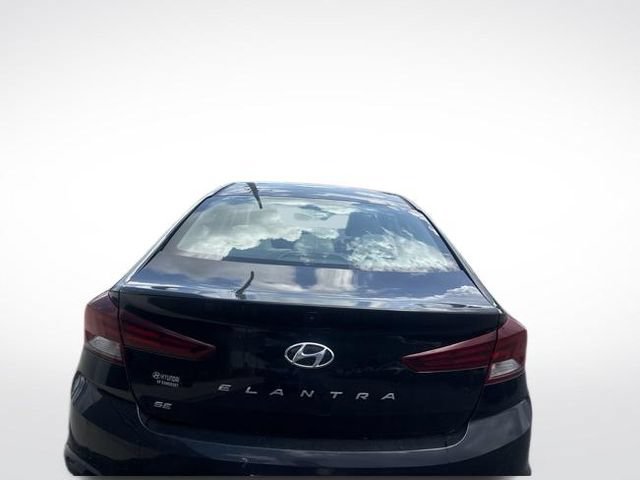 Used 2019 Hyundai Elantra SE w/ Winter Weather Package FWD image 9