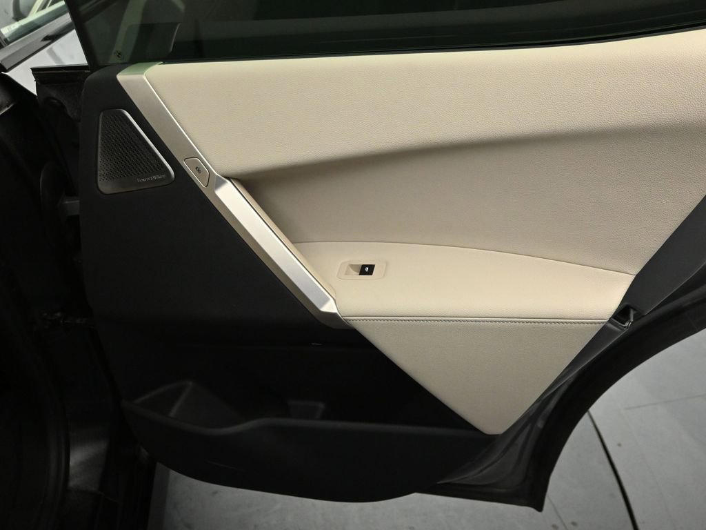 Used 2024 BMW iX M60 image 25
