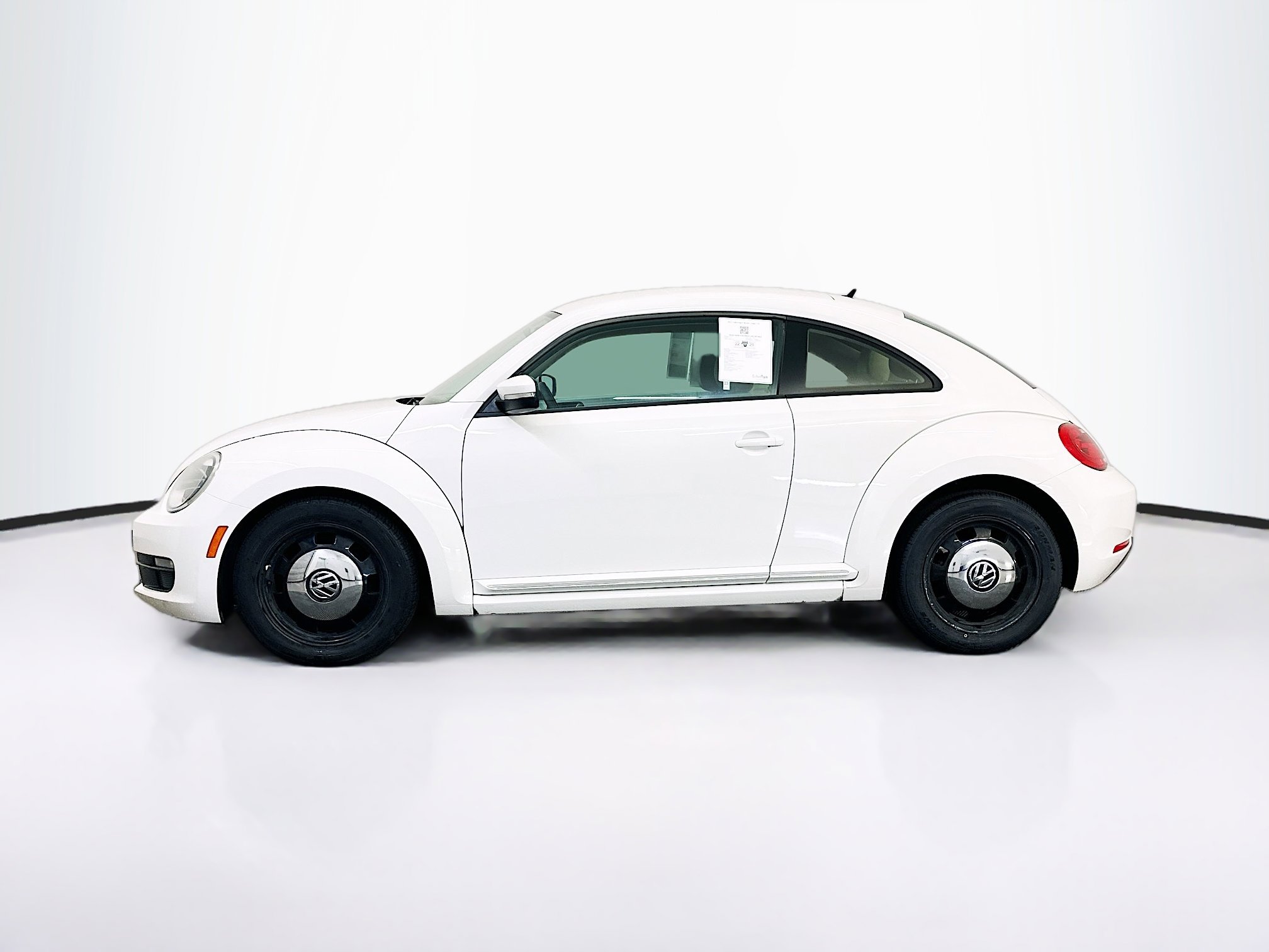 Used 2013 Volkswagen Beetle 2.5 image 4