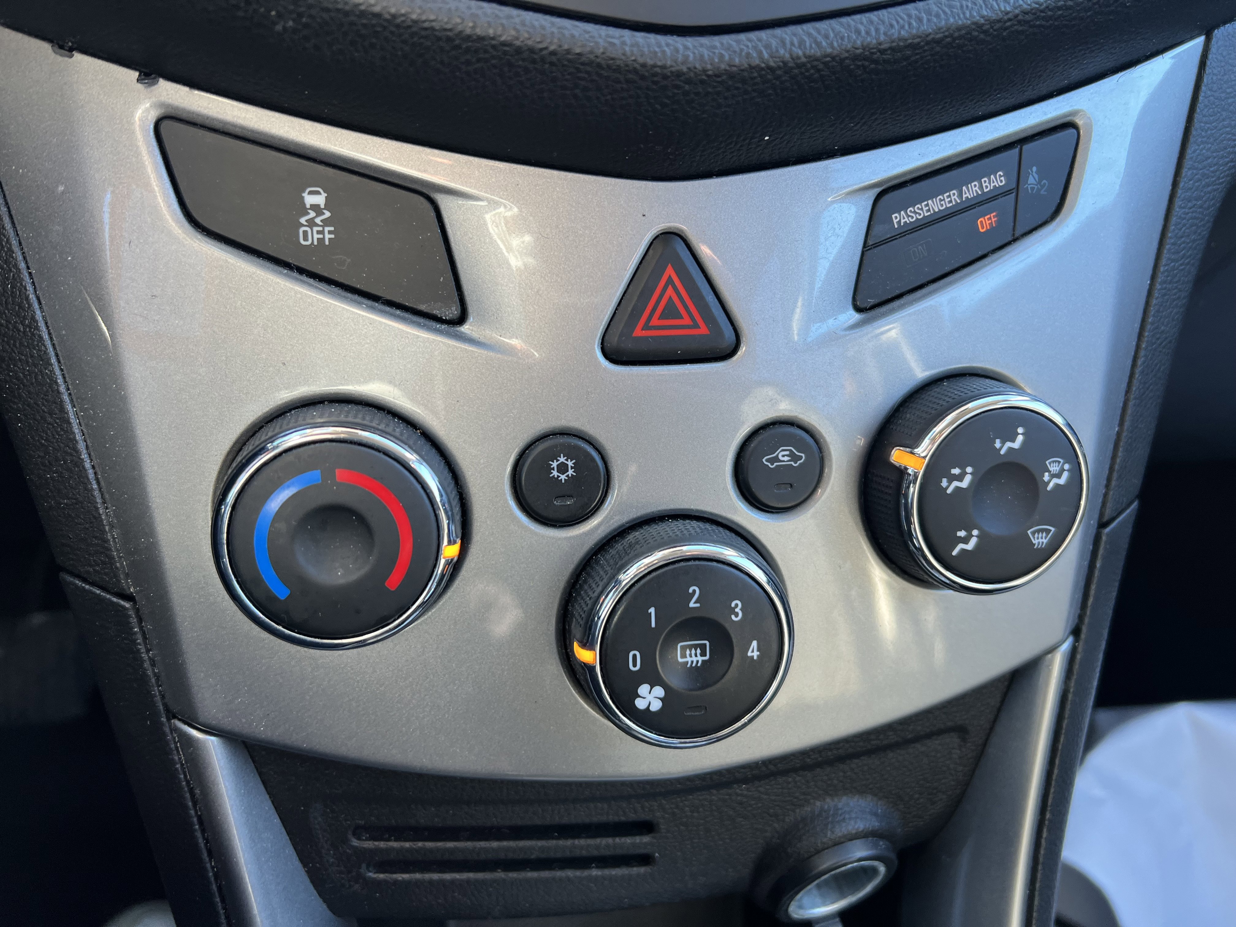 Used 2016 Chevrolet Trax LT w/ LT Convenience Package image 22