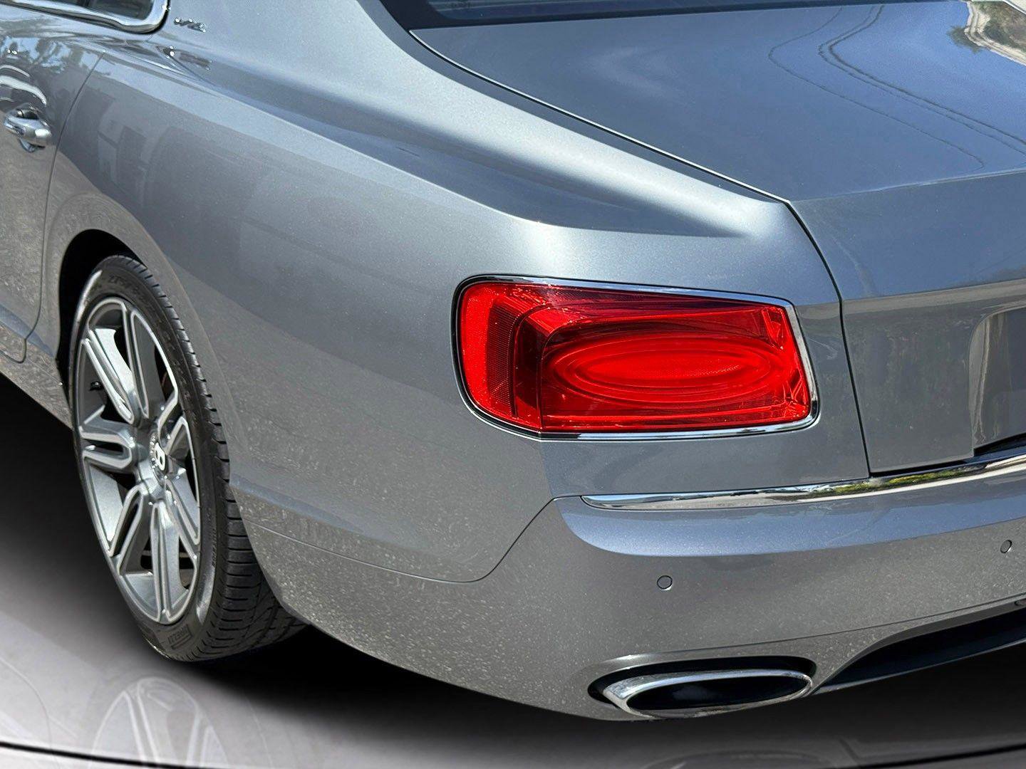 Used 2016 Bentley Flying Spur W12 image 13