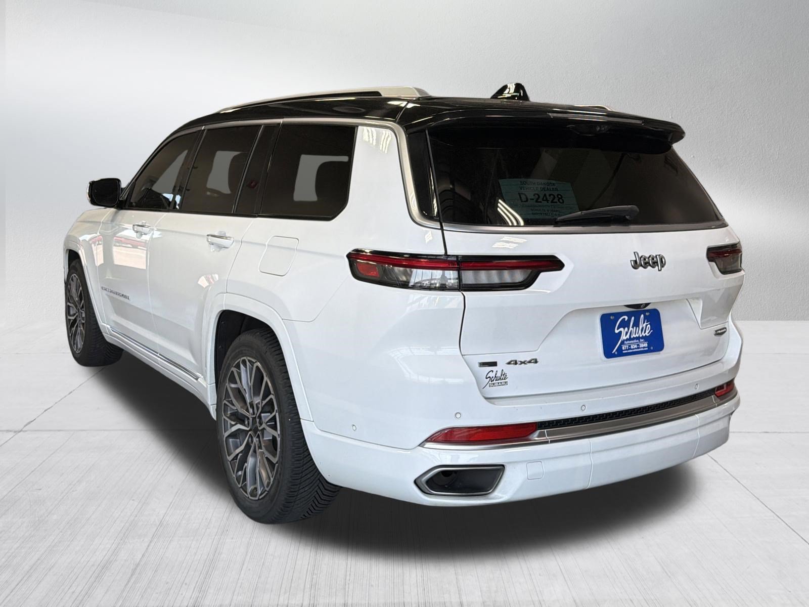 Used 2021 Jeep Grand Cherokee L Summit AWD/4WD image 5