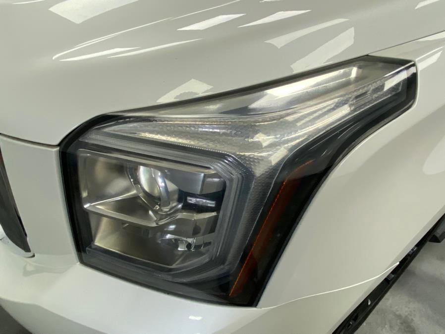 Used 2017 GMC Yukon Denali w/ Open Road Package image 11