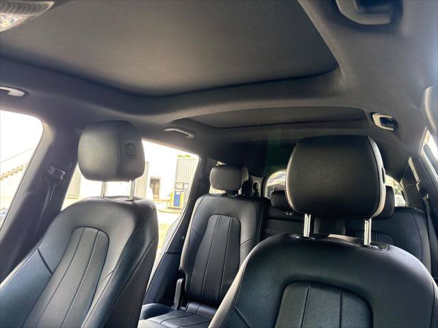 Used 2020 Mercedes-Benz GLB 250 w/ Premium Package image 19