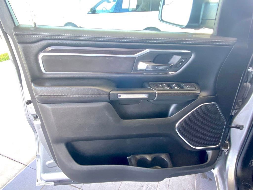Used 2025 RAM 1500 Laramie AWD/4WD image 11