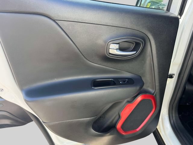 Used 2017 Jeep Renegade Trailhawk AWD/4WD image 16