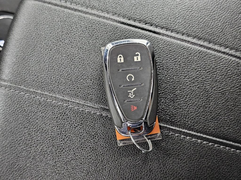 Used 2022 Chevrolet Traverse LT FWD image 38