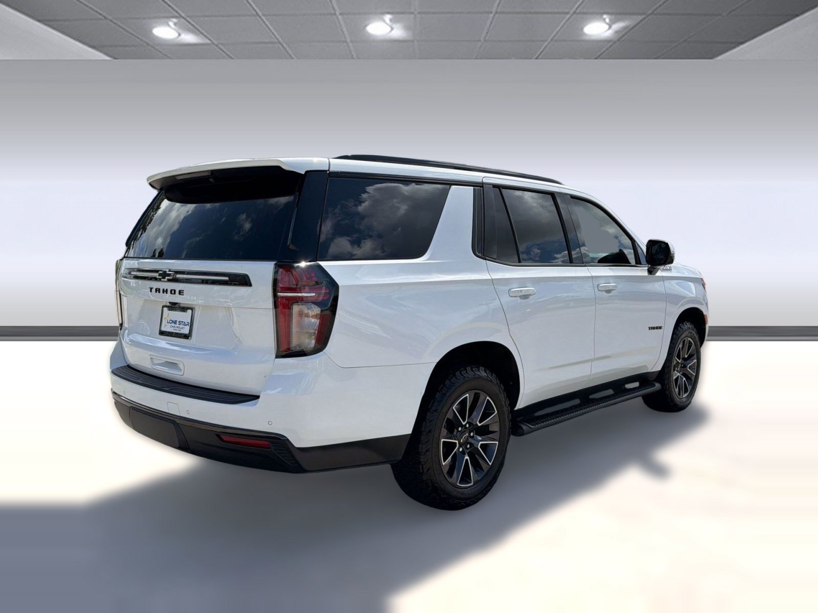 Certified 2021 Chevrolet Tahoe Z71 w/ Luxury Package AWD/4WD image 8
