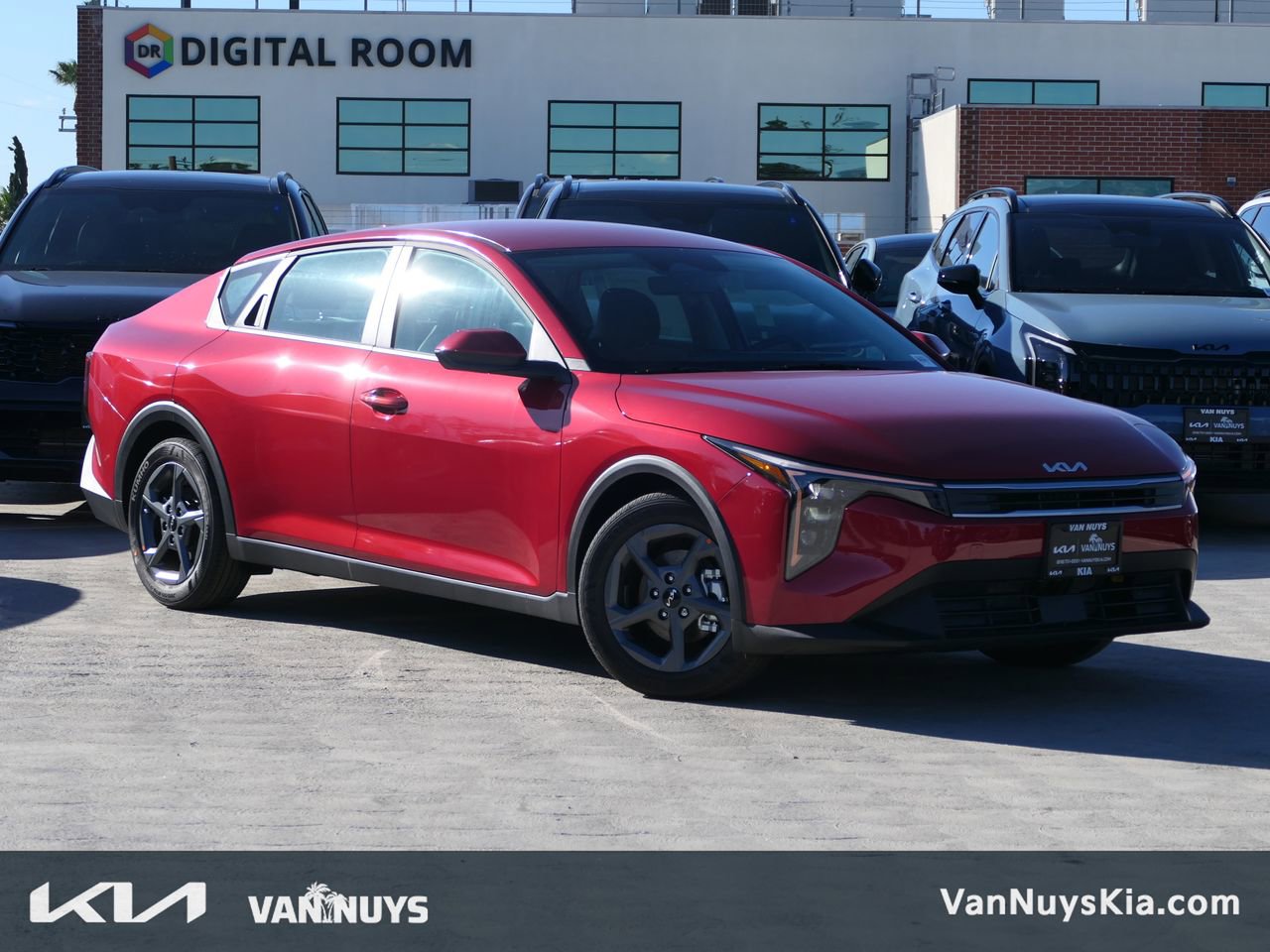 New 2025 Kia K4 LXS image 1