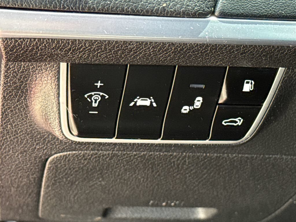 Used 2018 Kia Stinger GT2 AWD/4WD image 23