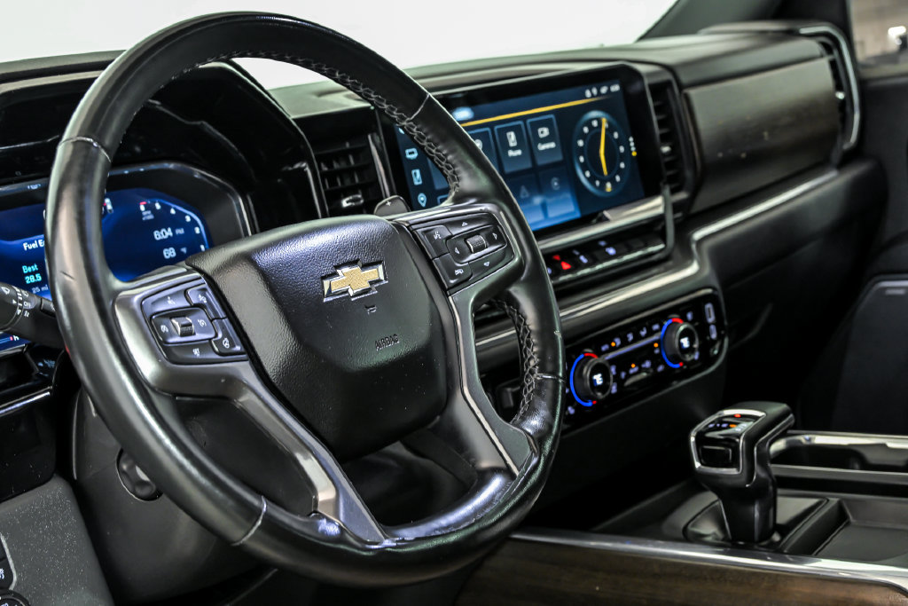 Used 2023 Chevrolet Silverado 1500 High Country w/ High Country Premium Package AWD/4WD image 16