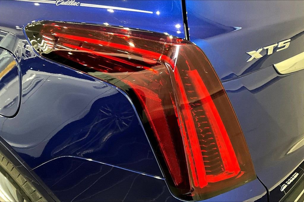 Certified 2023 Cadillac XT5 Premium Luxury AWD/4WD image 23