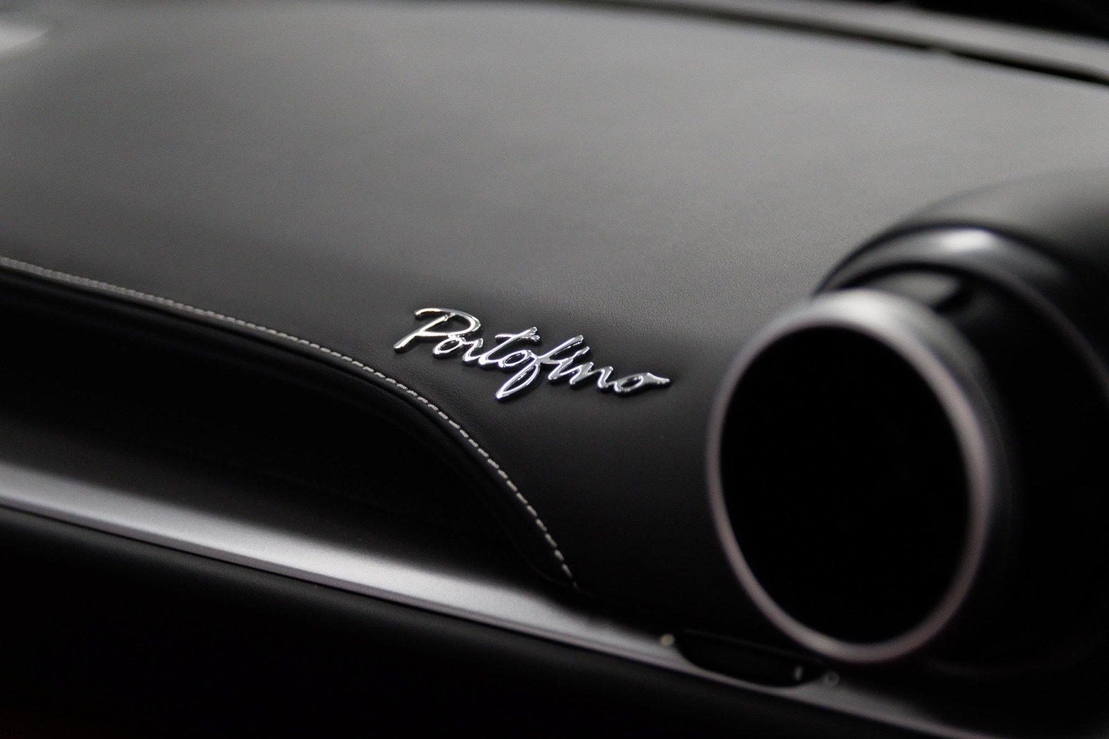 Used 2019 Ferrari Portofino RWD image 43