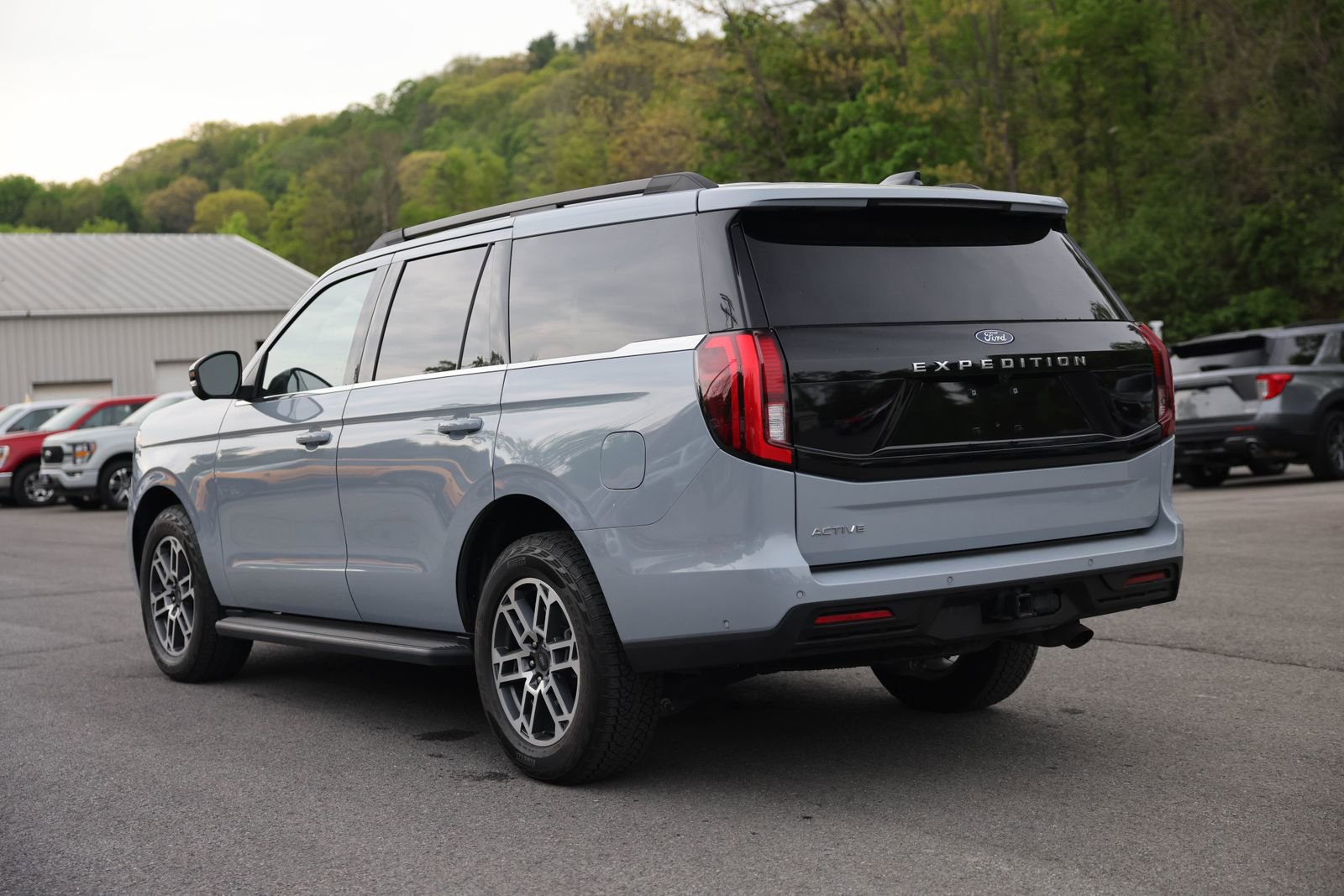 Certified 2025 Ford Expedition Active AWD/4WD image 7