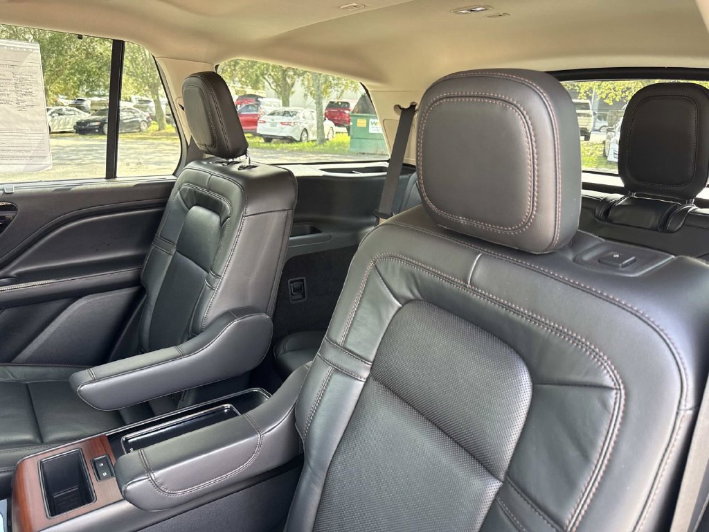 Used 2023 Lincoln Aviator Reserve w/ Equipment Group 201A RWD image 14
