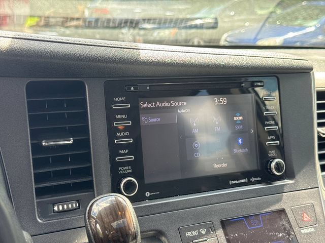 Used 2019 Toyota Sienna XLE FWD image 21