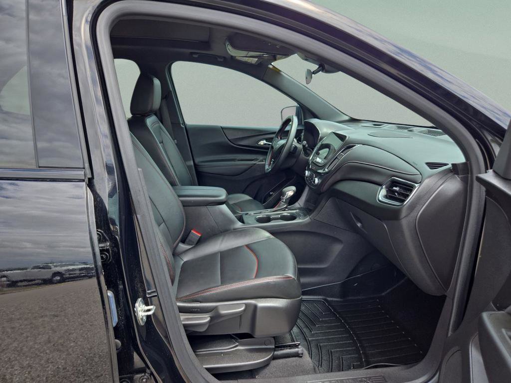 Used 2024 Chevrolet Equinox RS w/ RS Leather Package image 28