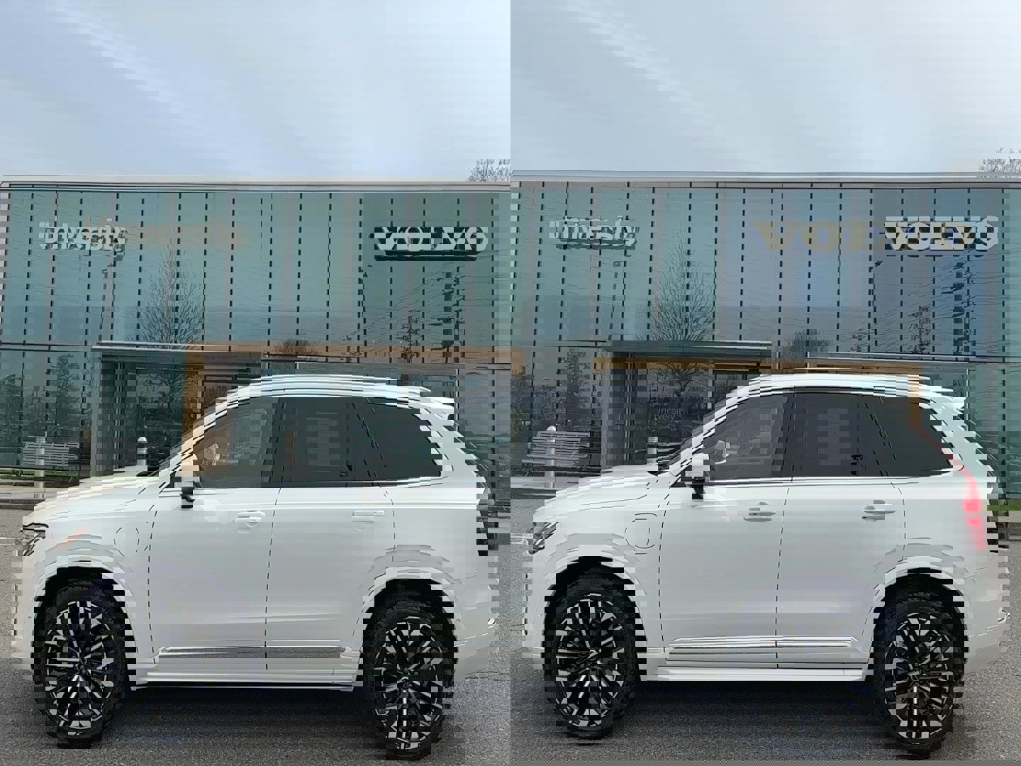 Certified 2025 Volvo XC90 T8 Ultra w/ Protection Package Premier