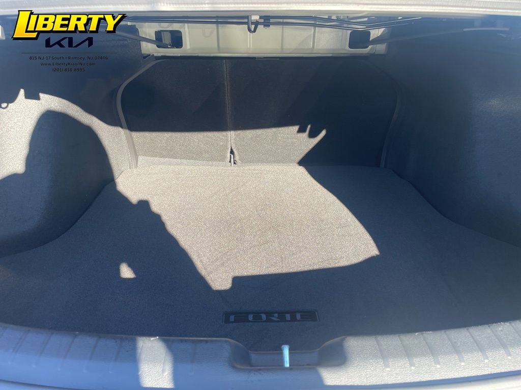 Used 2022 Kia Forte LXS w/ LXS Technology Package image 11