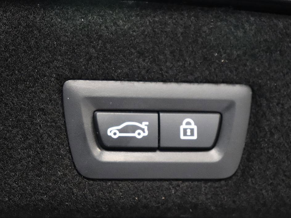 Used 2017 BMW 750i RWD image 57