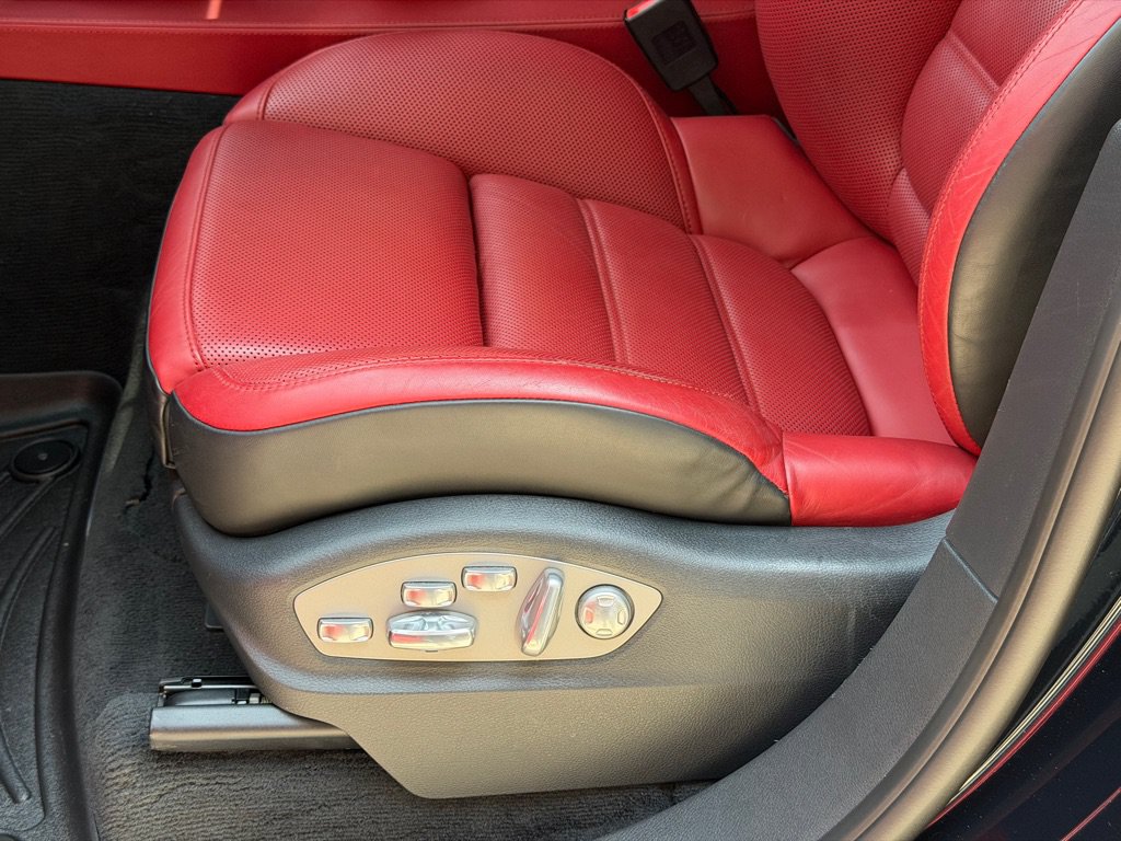 Used 2016 Porsche Cayenne GTS AWD/4WD image 25