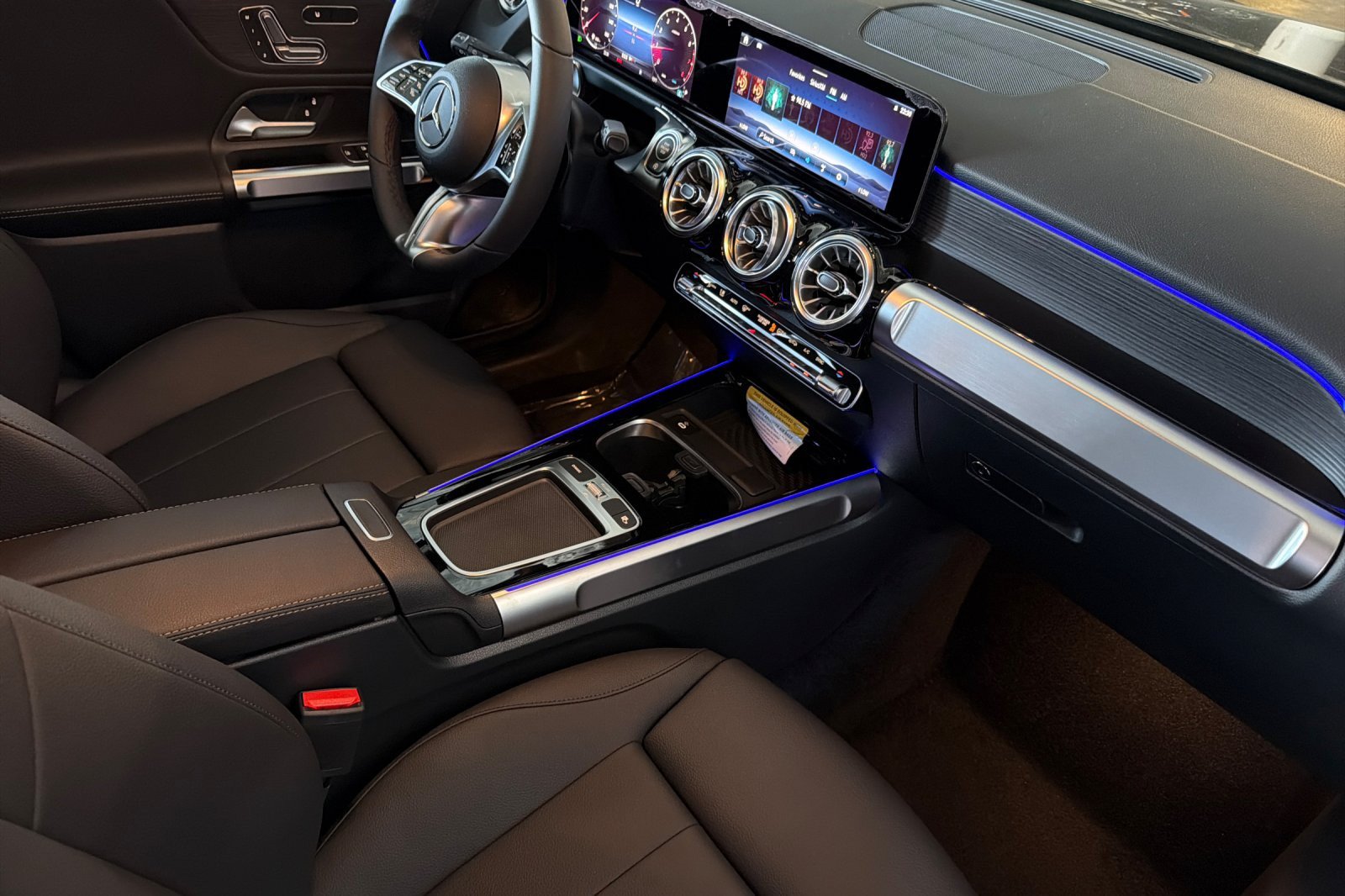 New 2026 Mercedes-Benz GLB 250 image 14