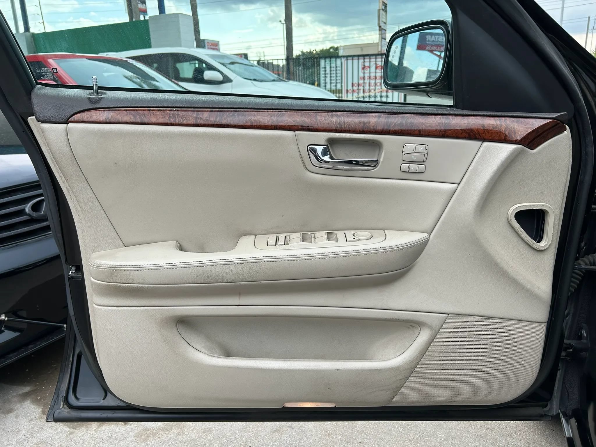 Used 2007 Cadillac DTS Luxury I FWD image 12