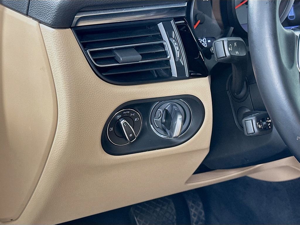 Used 2020 Porsche Macan S image 10