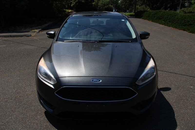Used 2018 Ford Focus SE w/ Cold Weather Package FWD image 10