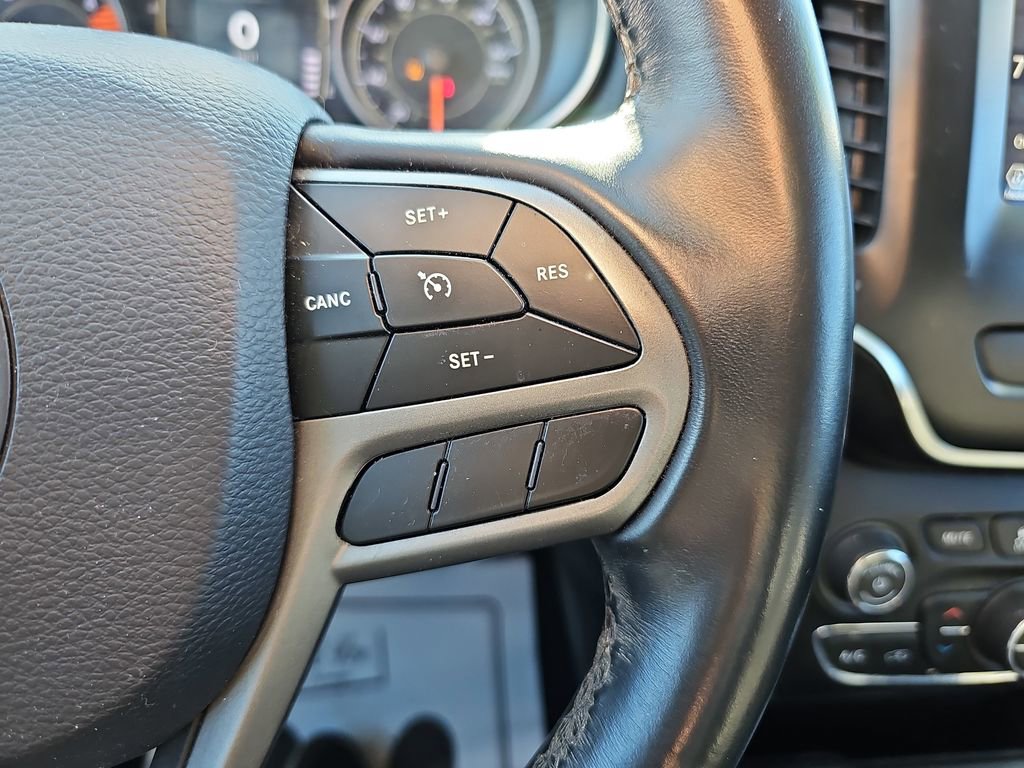 Used 2019 Jeep Cherokee Latitude Plus w/ Comfort/Convenience Group image 22