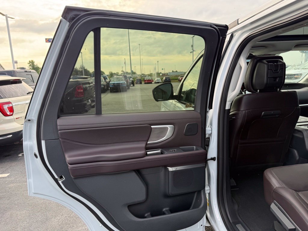 New 2026 Ford Expedition Platinum w/ Platinum Ultimate Package AWD/4WD image 39