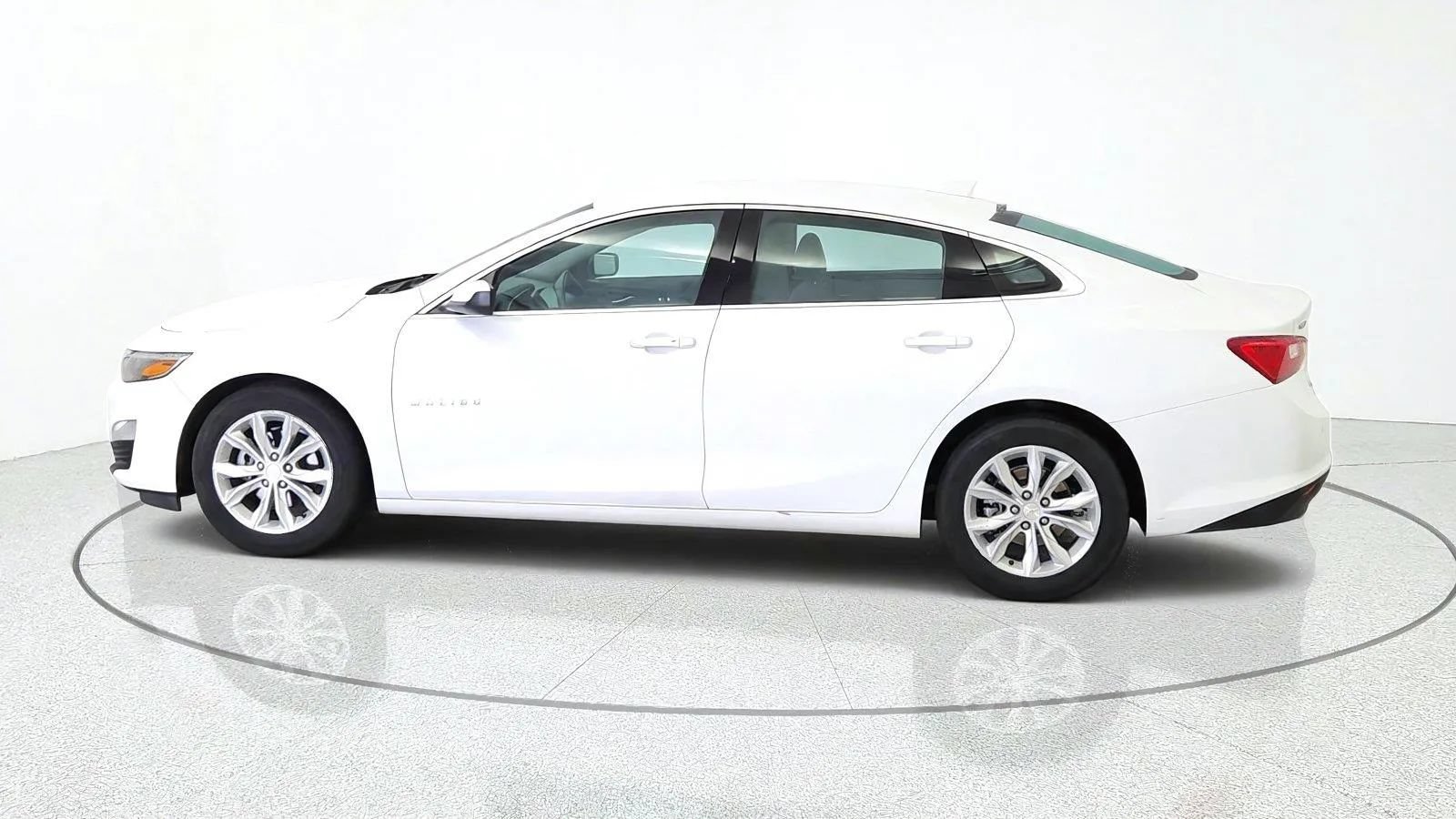 Used 2024 Chevrolet Malibu LT FWD image 5