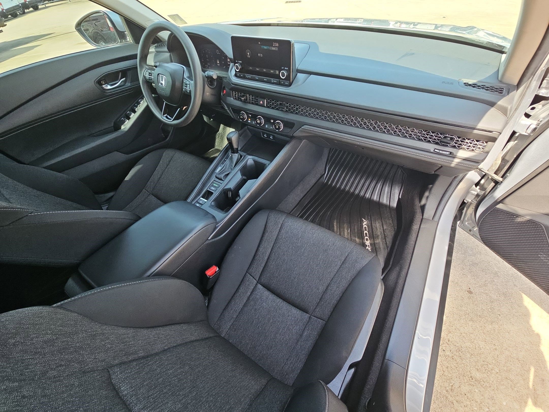 Used 2025 Honda Accord LX image 32