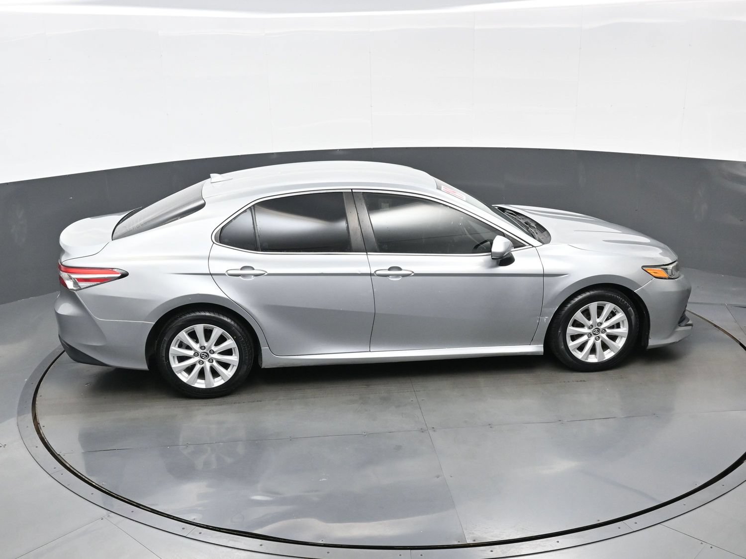 Used 2019 Toyota Camry LE FWD image 40