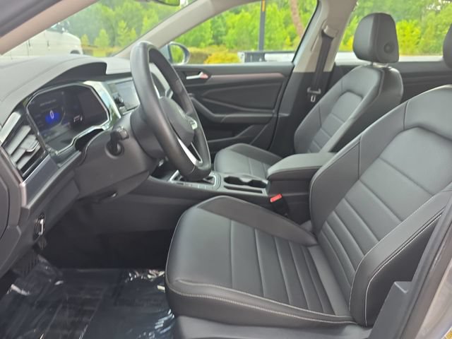 Used 2024 Volkswagen Jetta SE FWD image 15