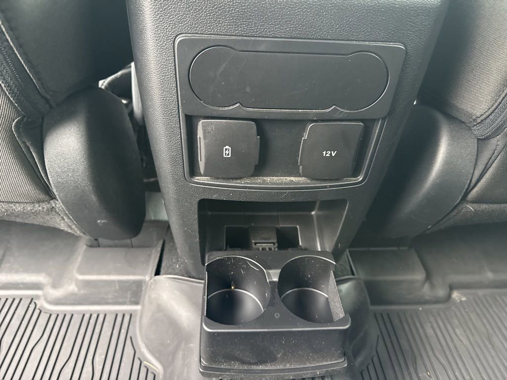 Used 2023 Ford Explorer XLT image 12